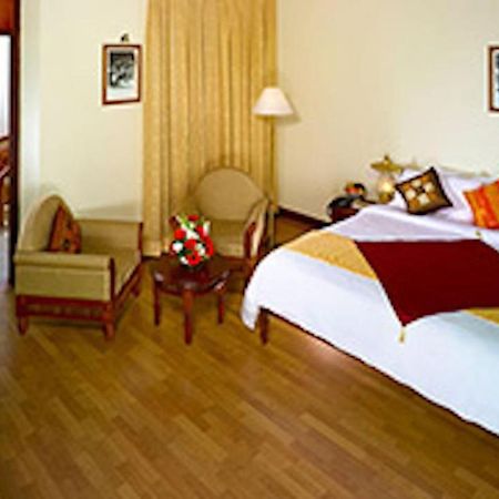 The Mascot Hotel - A Heritage Living Experience Тривандрум Экстерьер фото