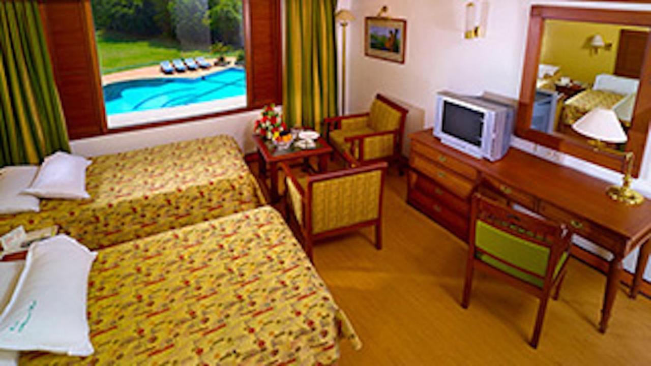 The Mascot Hotel - A Heritage Living Experience Тривандрум Экстерьер фото