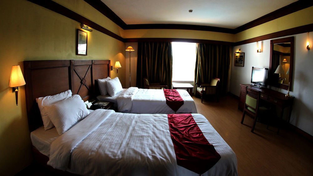 The Mascot Hotel - A Heritage Living Experience Тривандрум Экстерьер фото